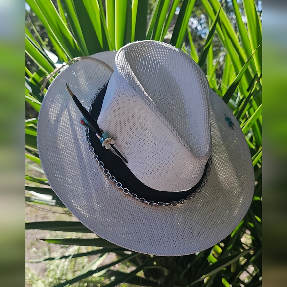 Classic White Ladies Hat - Picture 8 of 15